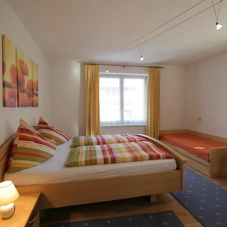 Neumayer Apartment *